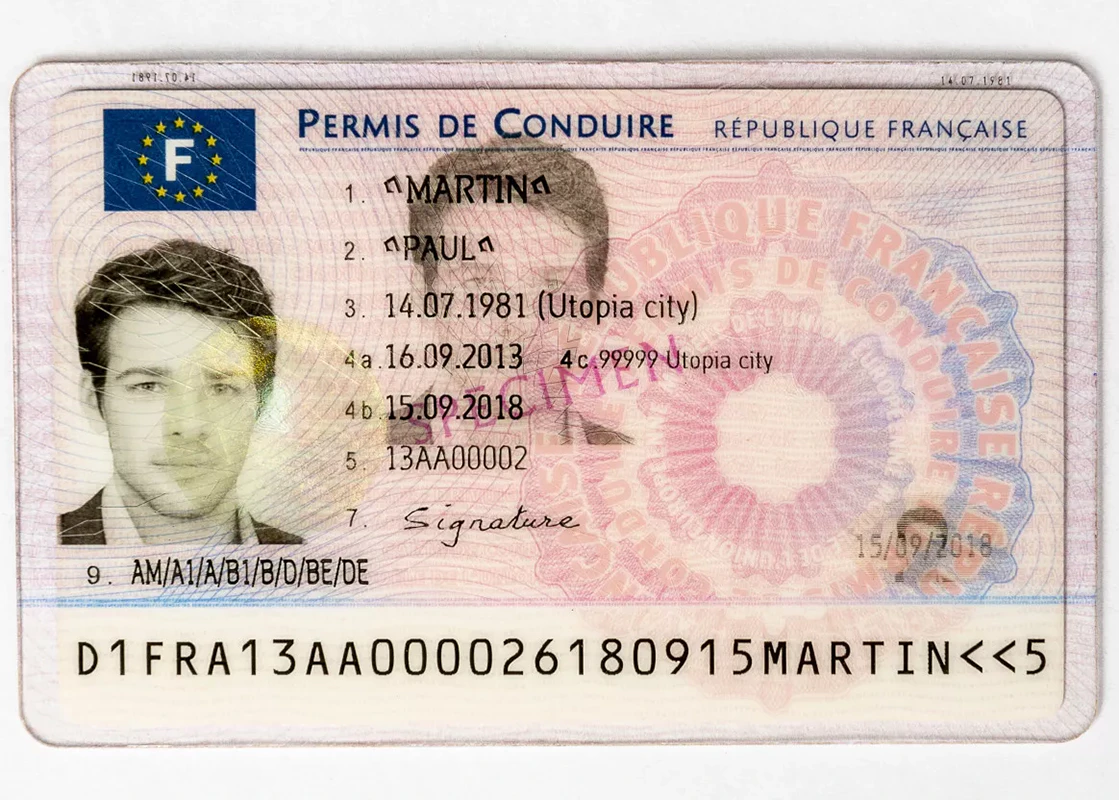 Photo d'identité ANTS (code ePhoto avec signature électronique) pour permis de conduire à Thionville (Moselle) - Studio Catherine Herpeux Photographe