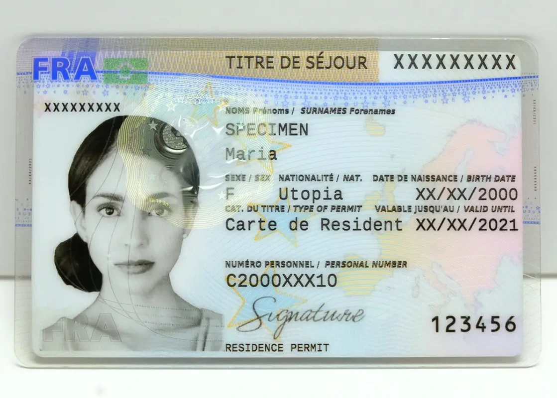 Photo d'identité ANTS pour titre de séjour en France et CEE à Thionville (Moselle) - Studio Catherine Herpeux Photographe