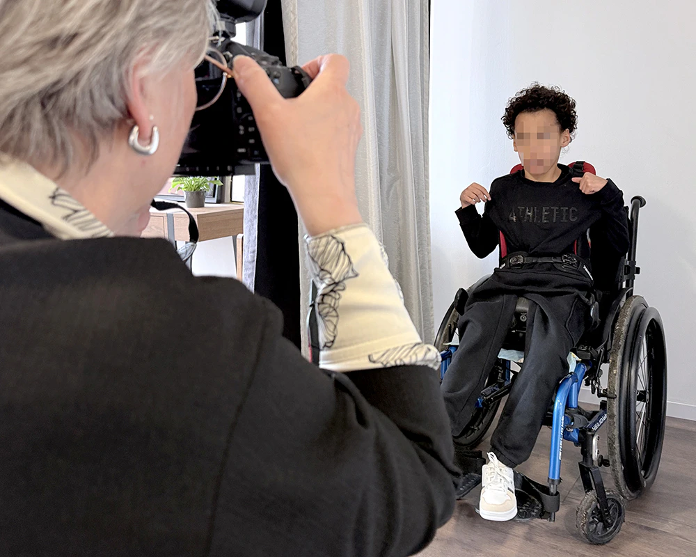 Photo d'identité pour personnes à mobilité réduite à Thionville (Moselle) - Studio Catherine Herpeux Photographe